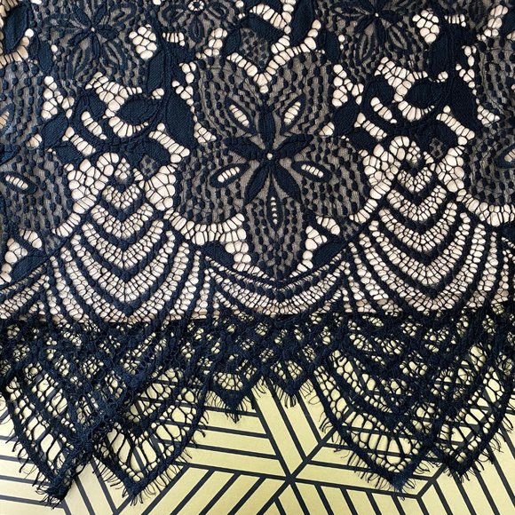 LACE TOP - Picture 6 of 8